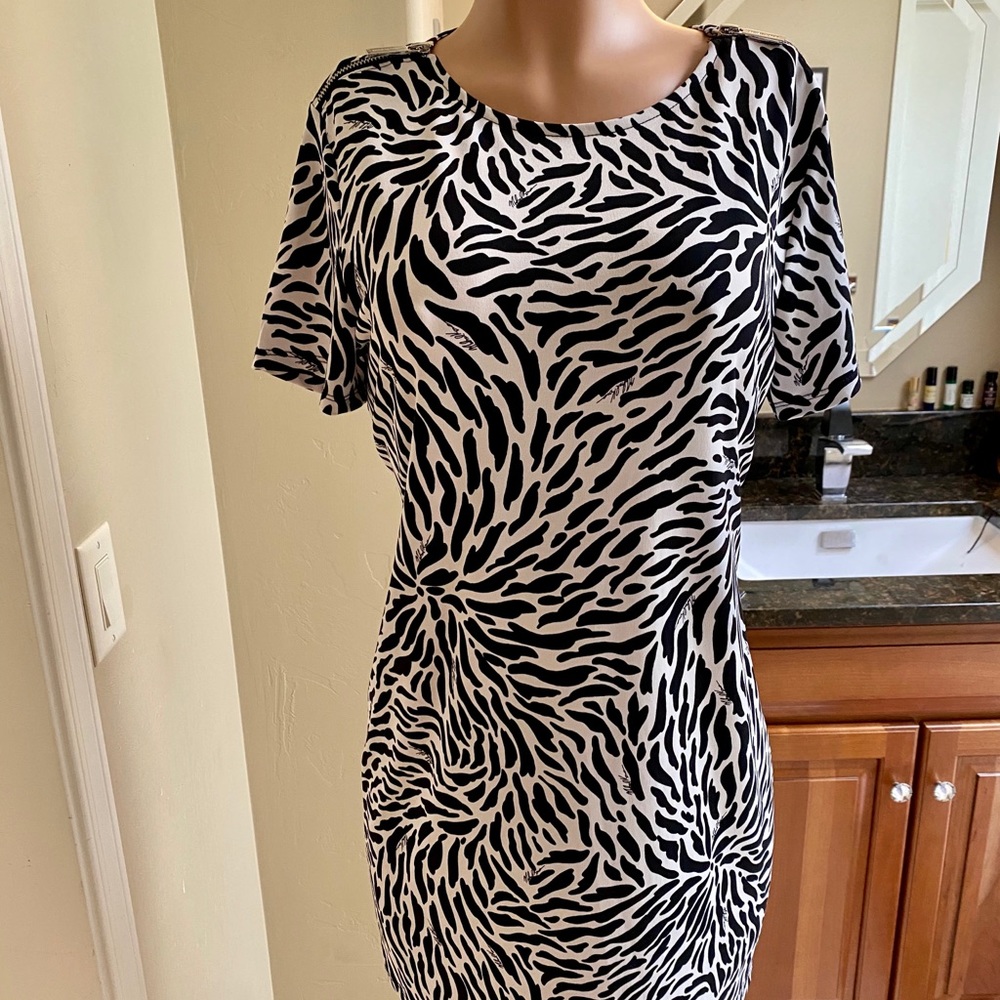 Michael Kors Black/White Pattern Dress, size L